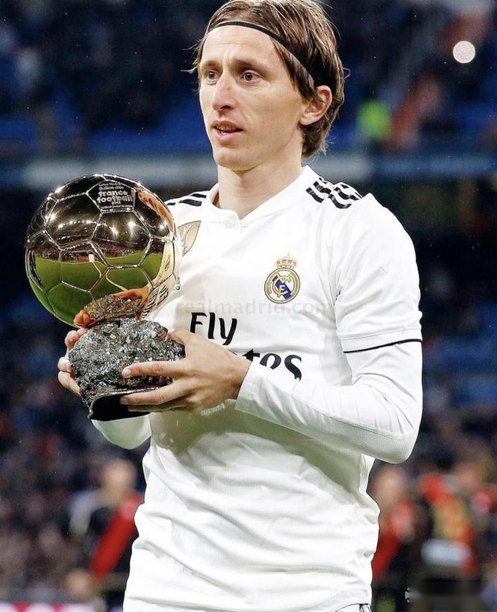 记者：弗洛伦蒂诺希望穆里尼奥重回皇马执教！